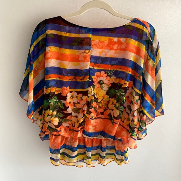 West Kei multicolored blouse, size small, great condition. Lining. - Picture 6 of 12